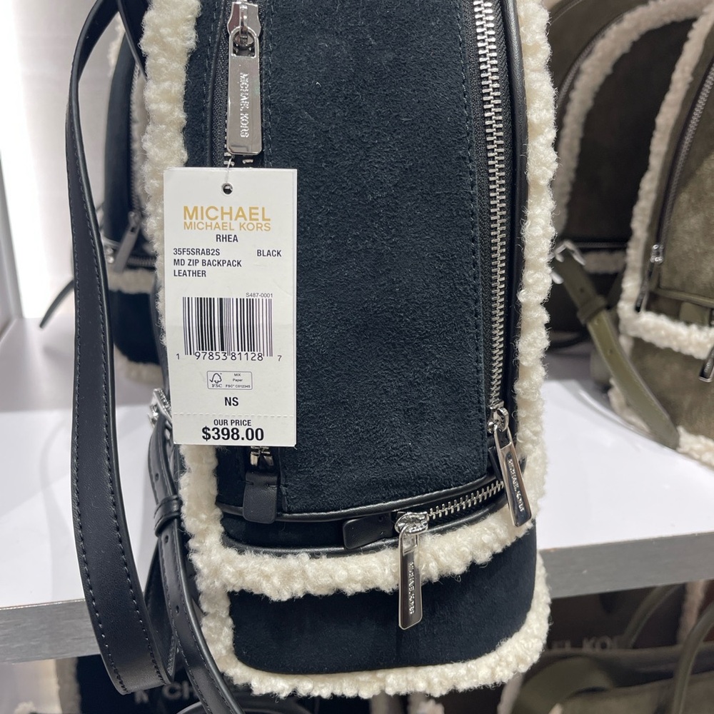 MICHAEL KORS Rhea Medium Suede and Faux Shearling Backpack
Black
NWT - Picture 15 of 16